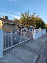 Building Photo - 4276 Ridgedale Ave