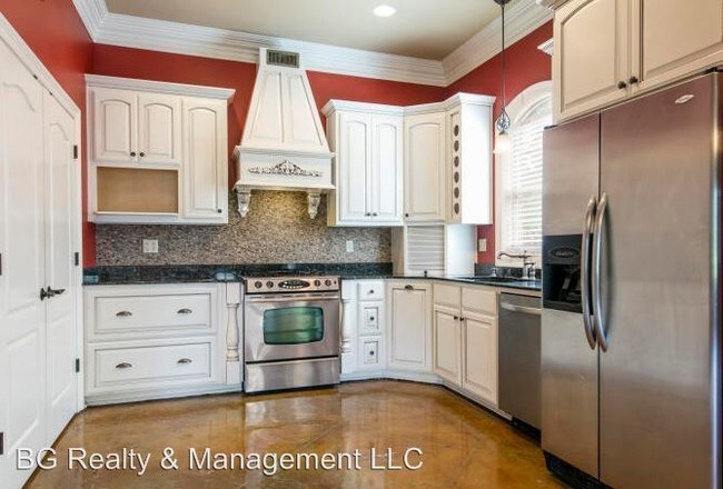 Building Photo - 113 Chimney Rock Blvd