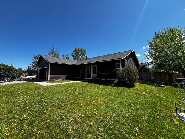 Foto del edificio - 3-Bedroom Home in Quiet Victor Neighborhoo...