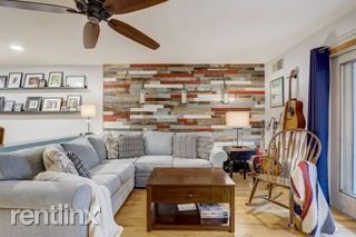 Foto del edificio - 5375 Mariner's Cove Dr