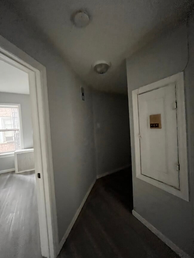 Building Photo - 32 Sherman Pl