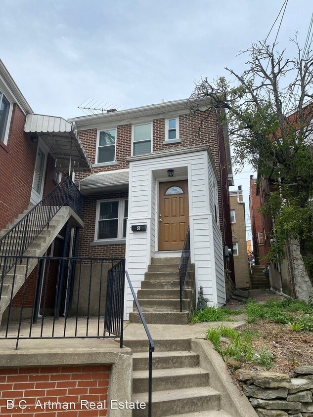 Primary Photo - 2 br, 1 bath House - 8 Pointview Rd