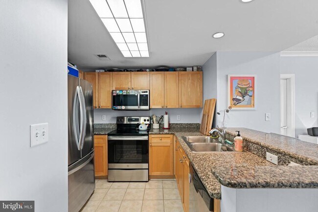 Building Photo - 777 7th St NW