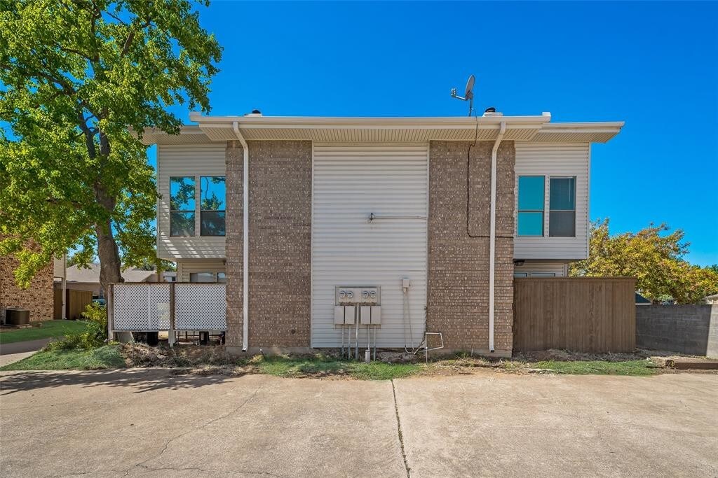 Foto del edificio - 2809 Meadow Park Dr
