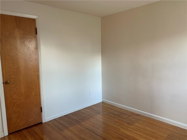 Building Photo - 80 Abington Rd