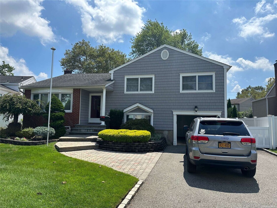 2670 Grayson Dr, East Meadow, NY 11554 House Rental in East Meadow, NY