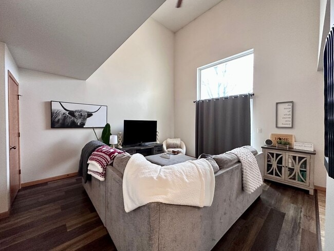 Building Photo - 1170-1172-1172 S Atrium Ct