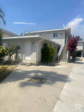 717 W Glenoaks Blvd