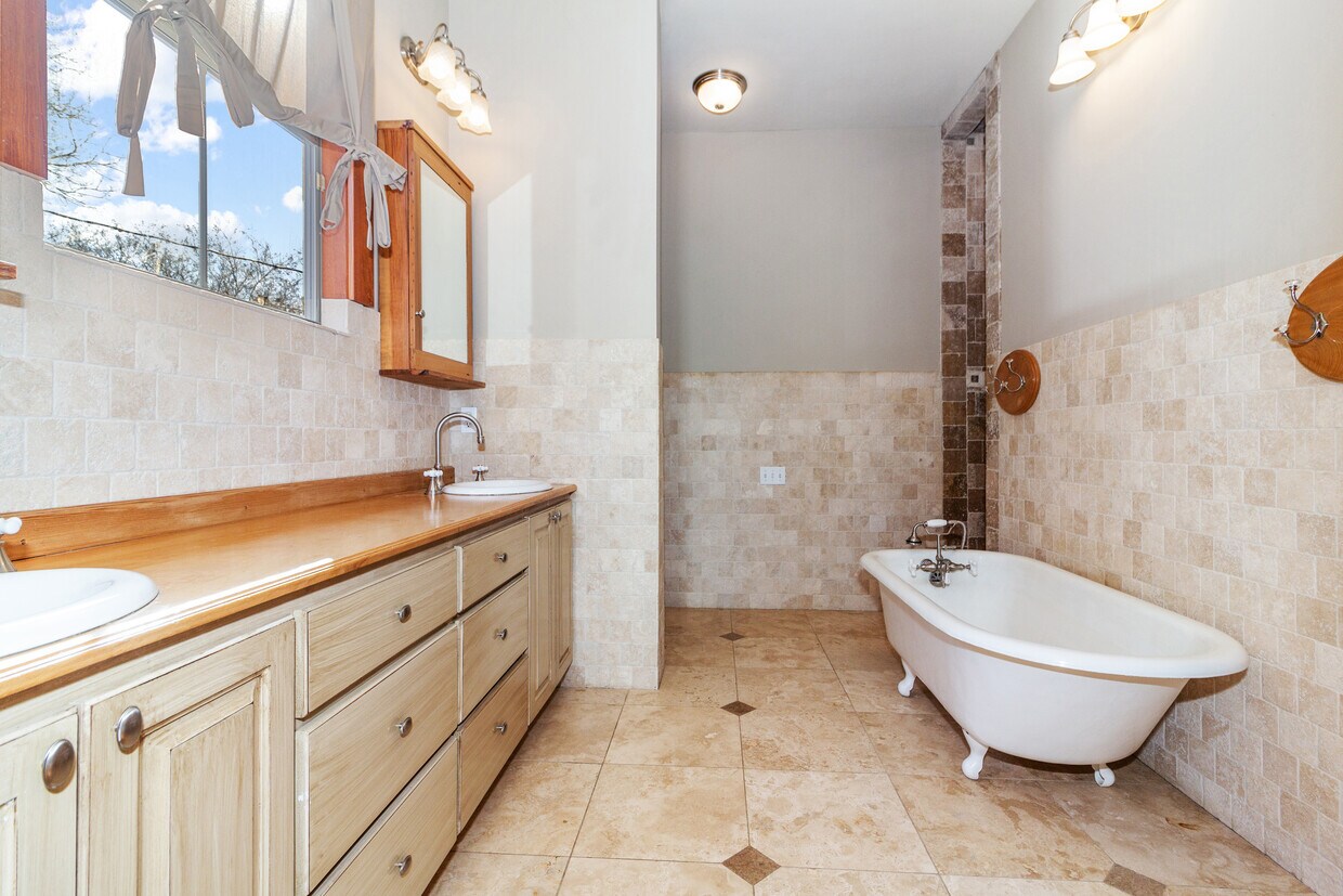 4747 Capital Heights Ave, Baton Rouge, LA 70806 House Rental in Baton