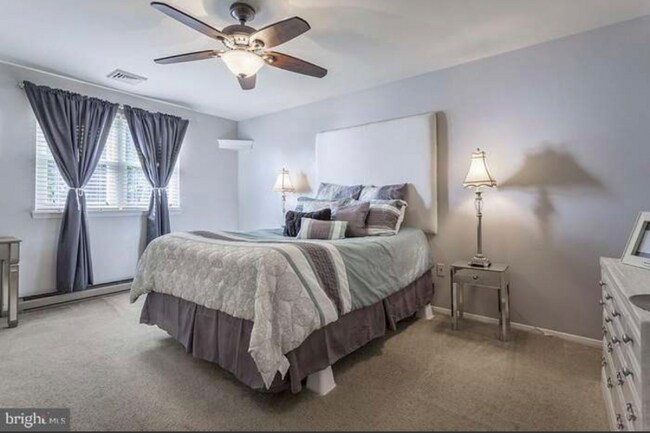 Foto del edificio - 1541 Ridgeview Ln
