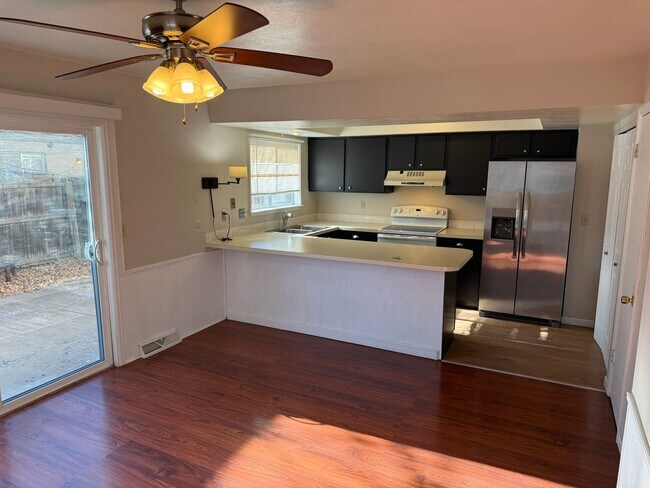 Foto del edificio - LARGE TOWNHOUSE IN CENTENNIAL!!!