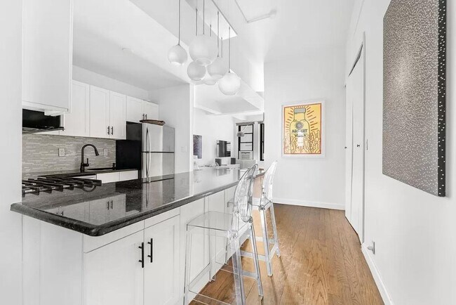 Building Photo - 315 Seventh Avenue