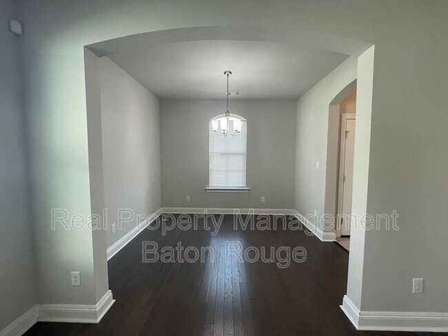 Building Photo - 7948 Antebellum Ave