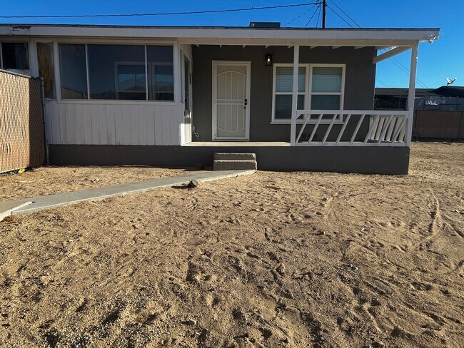 Building Photo - 73876 Sunnyslope Dr