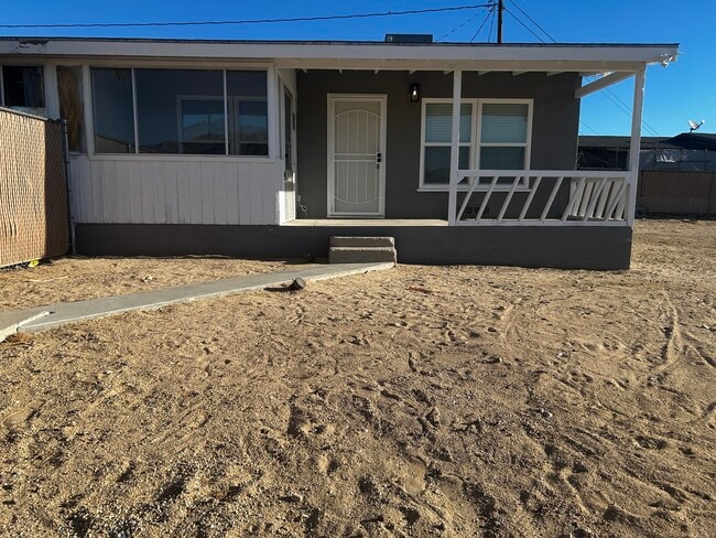 Building Photo - 73876 Sunnyslope Dr