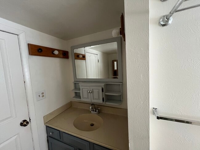 Building Photo - 2632 Penacho Cir