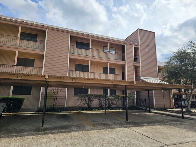 Foto del edificio - 15575 Marina Dr