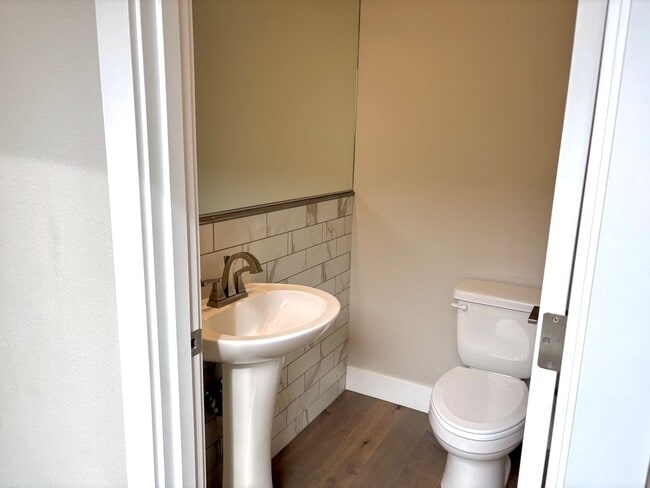 Building Photo - St. Johns Modern Build with Fenced Backyar...