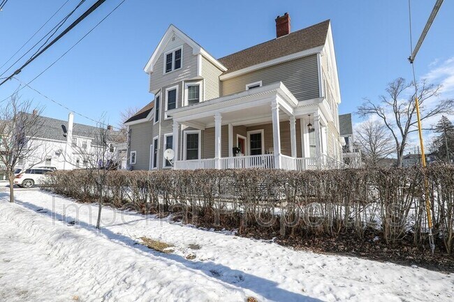 Building Photo - 282 Myrtle St