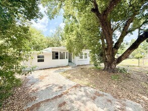 Building Photo - 2316 Azalea Ct