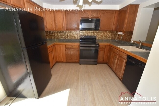 Building Photo - 1245 Seminole Dr