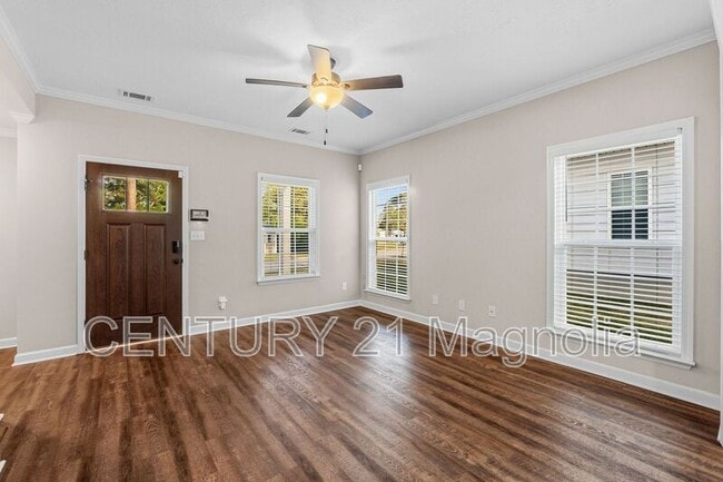 Building Photo - 302 Dorn St