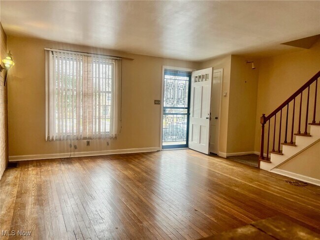 Foto del edificio - 20608 Harvard Ave