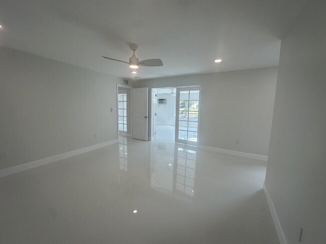 Building Photo - Waterfront 3-Bedroom Home in Rotonda West