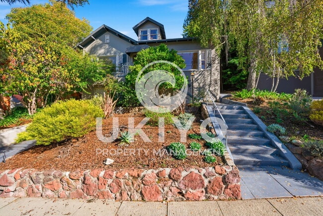 Photo - 860 Portal Ave House