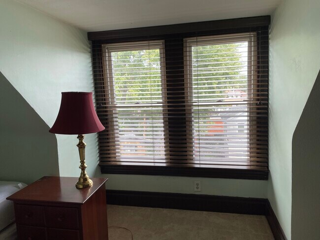 3rd floor bedroom - 940 Greenfield Ave