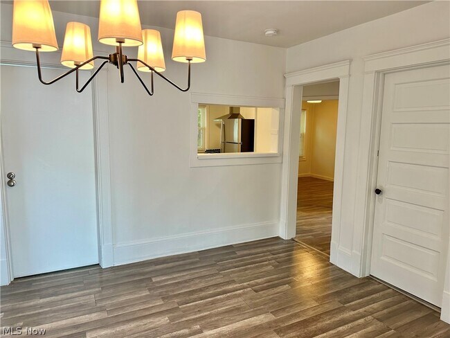 Foto del edificio - 1855 W 65th St