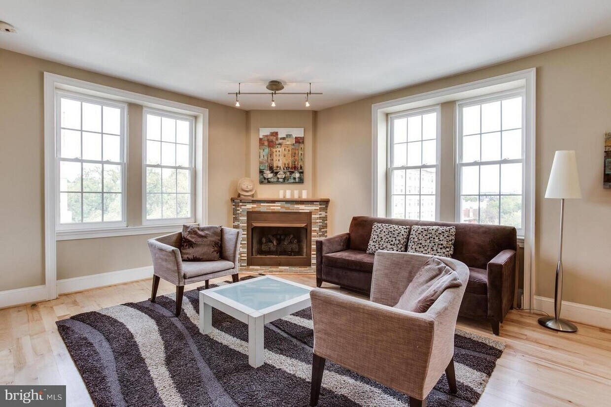 Foto principal - 1750 16th St NW