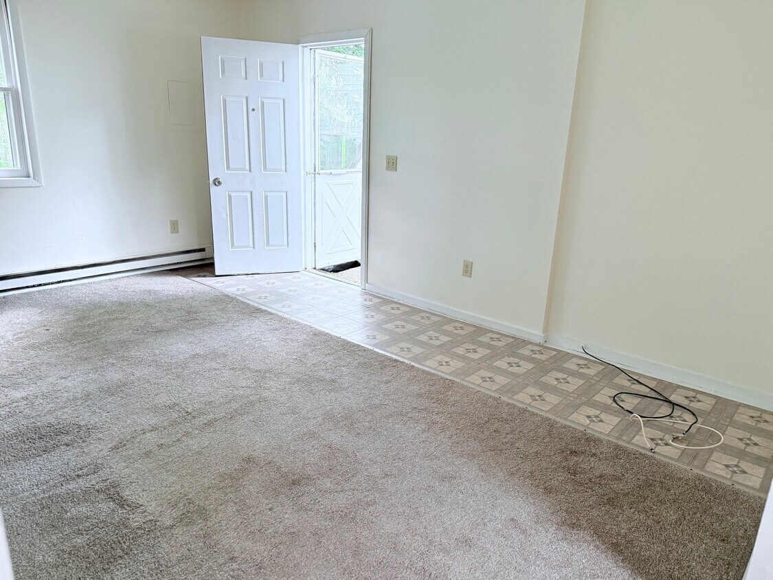 Foto del edificio - 22 Maple Ln