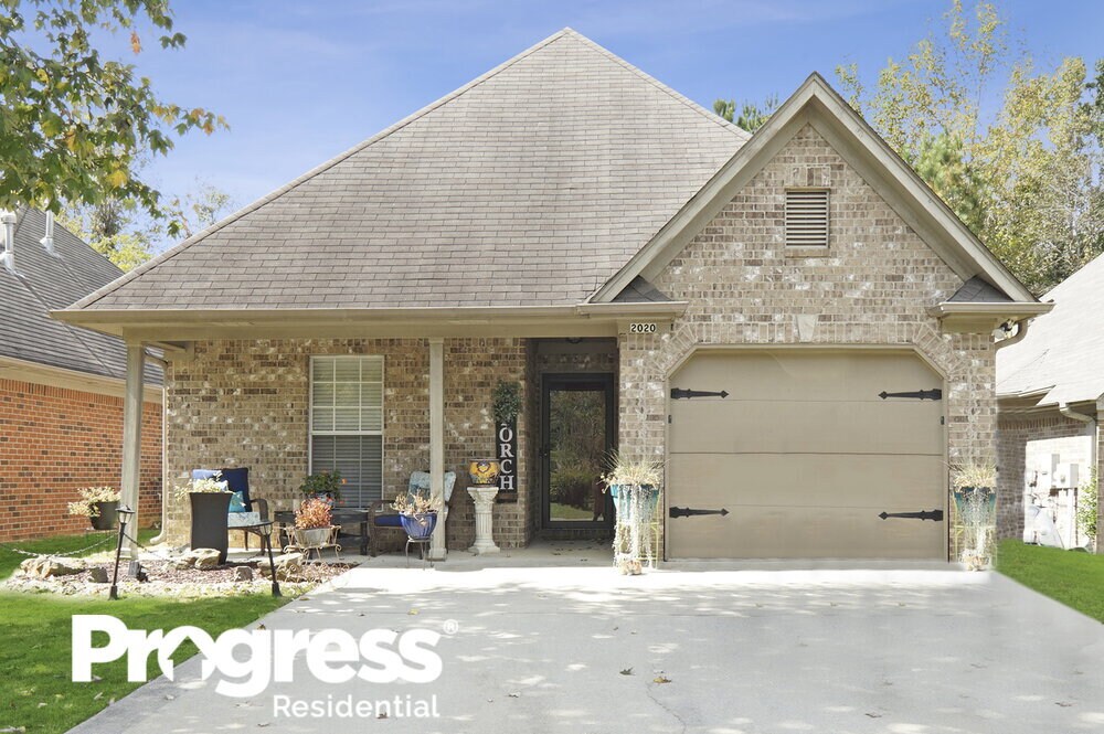 Primary Photo - 2020 Willow Glenn Dr