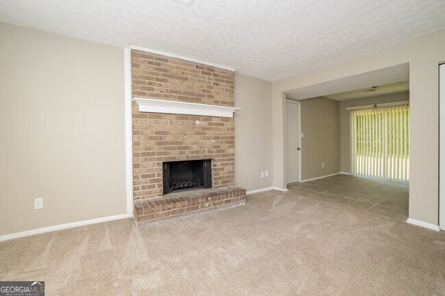 Foto del edificio - 5248 Long Green Ln