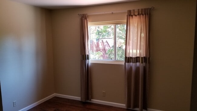 Building Photo - 1741 Lahoud Dr
