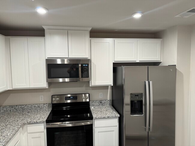 Foto del edificio - 1100 Aubrey Mdws Pl