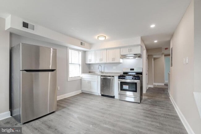 Foto del edificio - 610 E 9th St