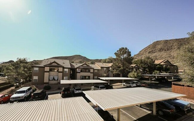 Building Photo - Stylishly Updated Henderson Condo | 2 Bed,...