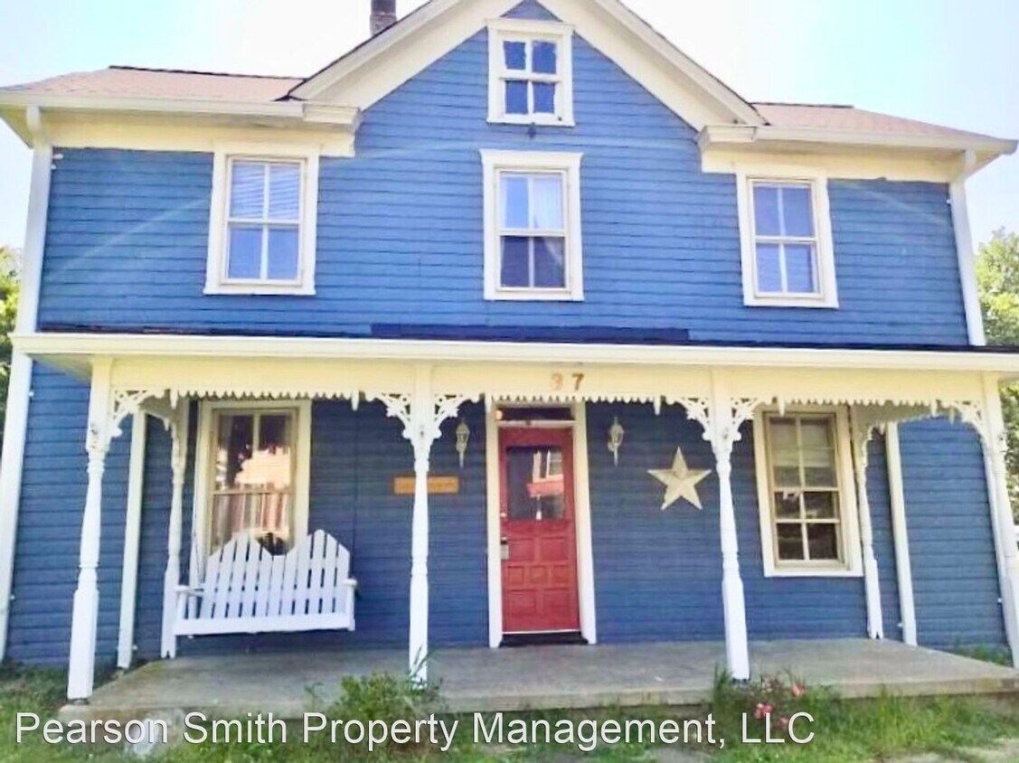 3 br, 1.5 bath House 37 S Loudoun Street House Rental in