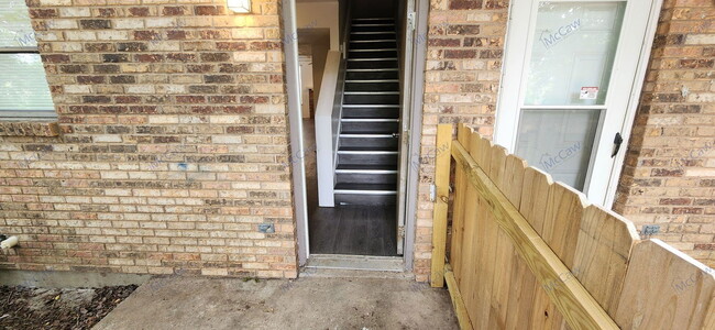 Building Photo - 3820 Coates Cir