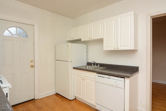 Building Photo - 2953 N Seminary