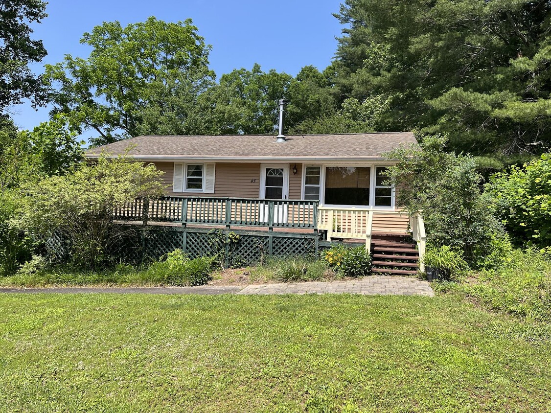 Primary Photo - 45 Armstrong Rd