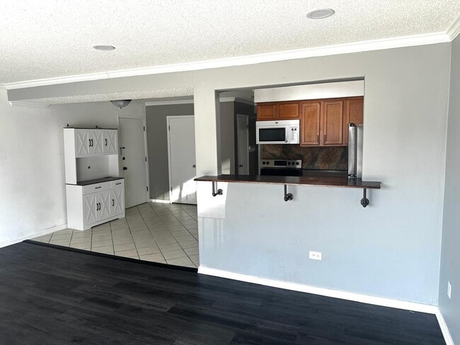 Building Photo - 10622 Parkside Ave