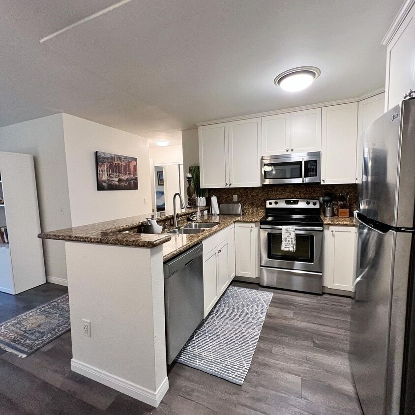 Foto principal - Charming Upgraded 1 Bed/1 Bath Condo at Mi...