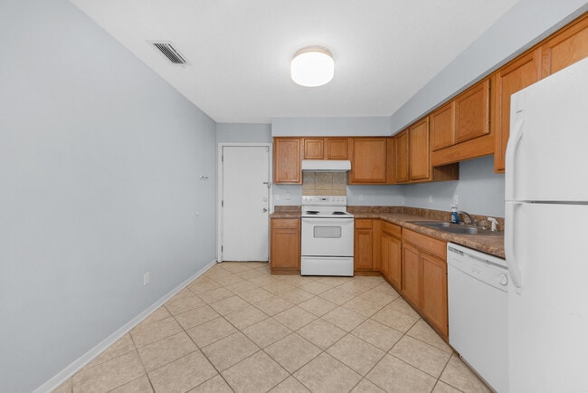 Building Photo - 10150 Guidy Ln