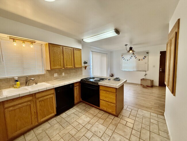 Building Photo - 1993 E 6850 S