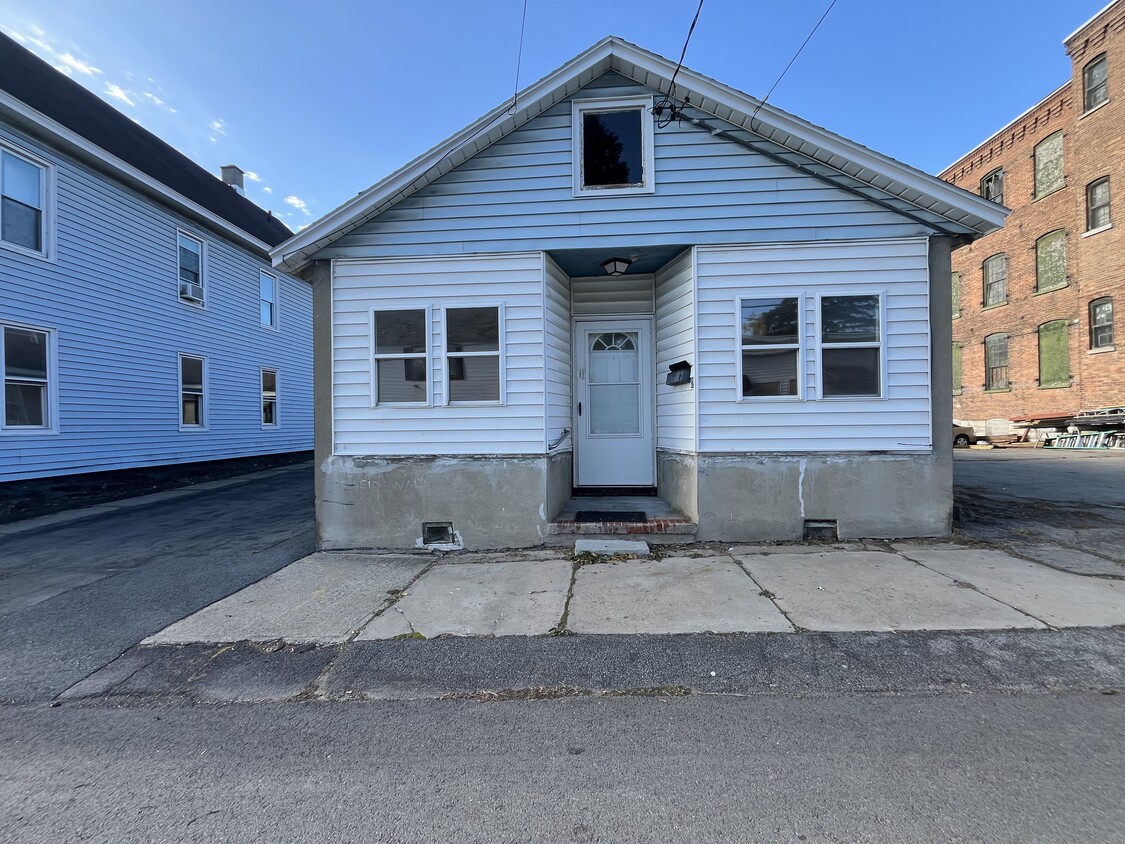 Primary Photo - 2 Leonard St
