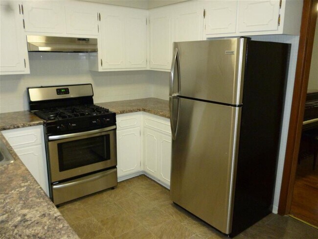Building Photo - 2618 Skokie Dr
