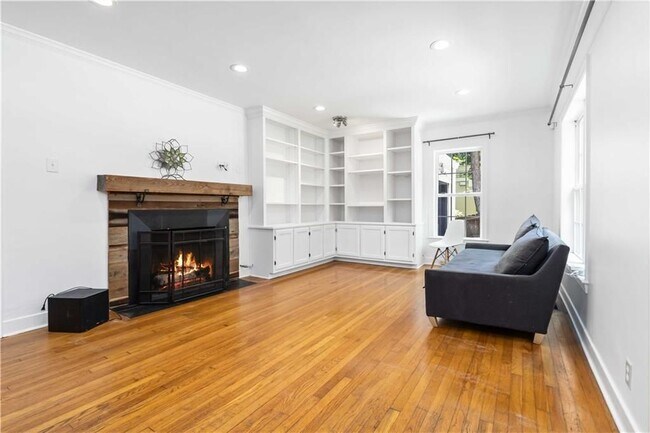 Foto del edificio - 2014 Westminster Way NE